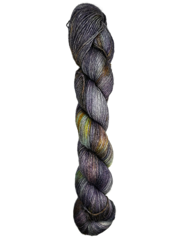 MULTICOLORED SKEIN OF YARN