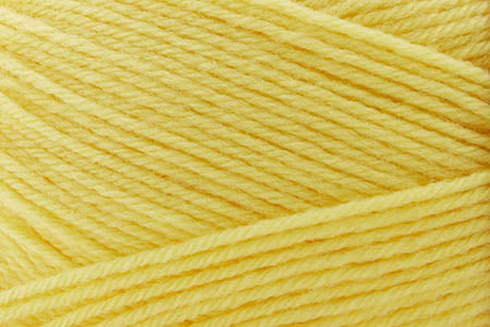 Universal Yarn Uni mini Merino yarn color light yellow