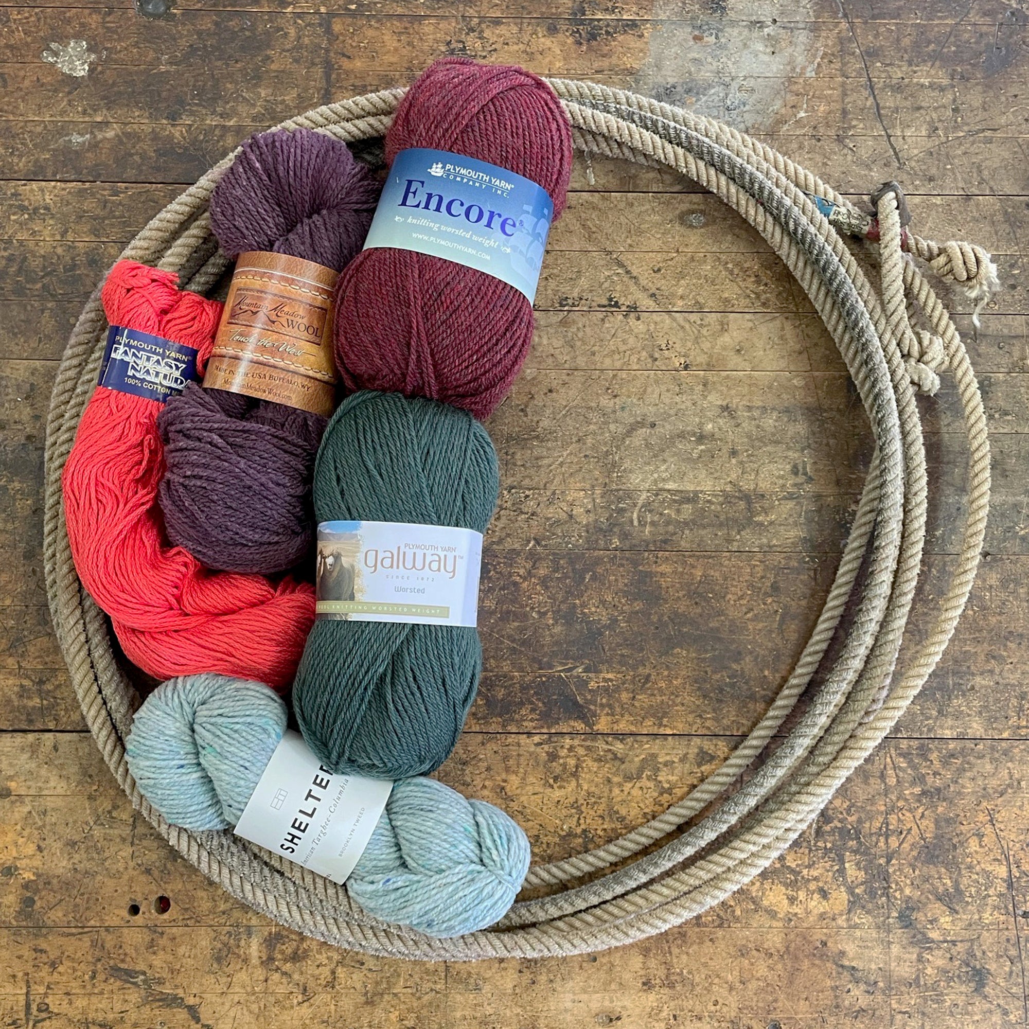 A lariat filled with worsted weight yarn