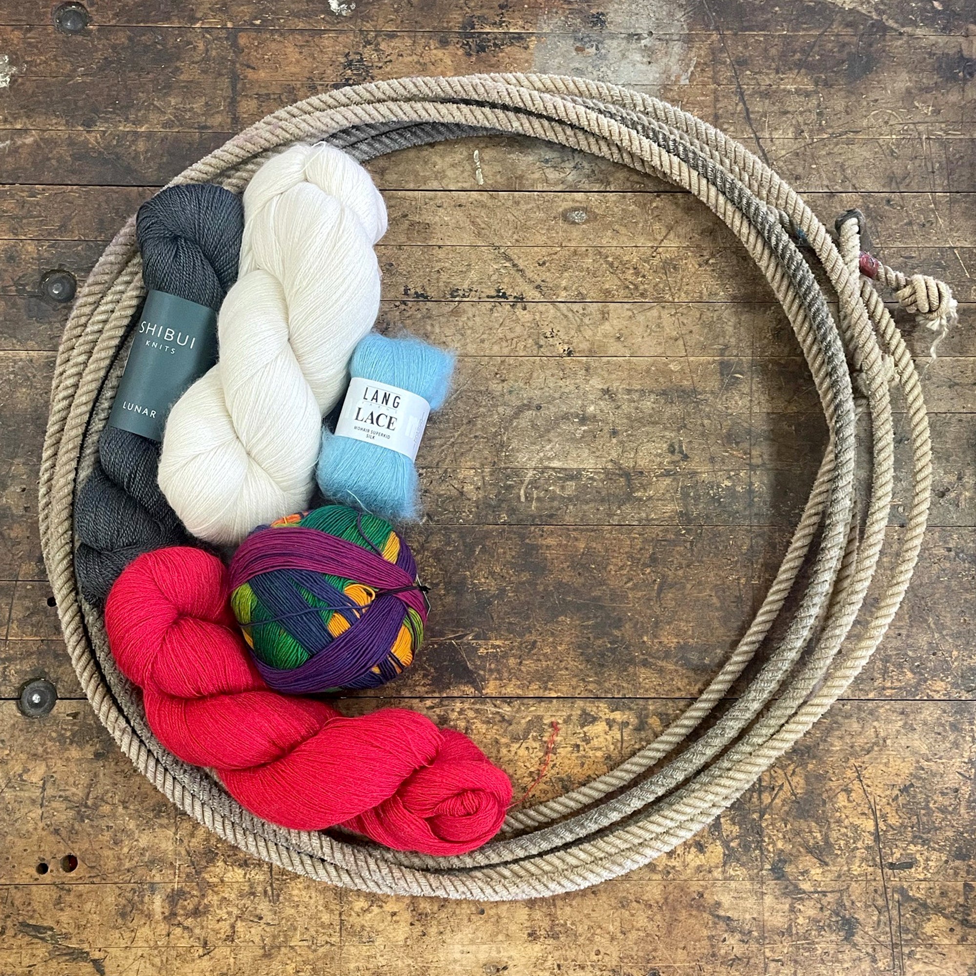 A lariat filled with lace weight yarn