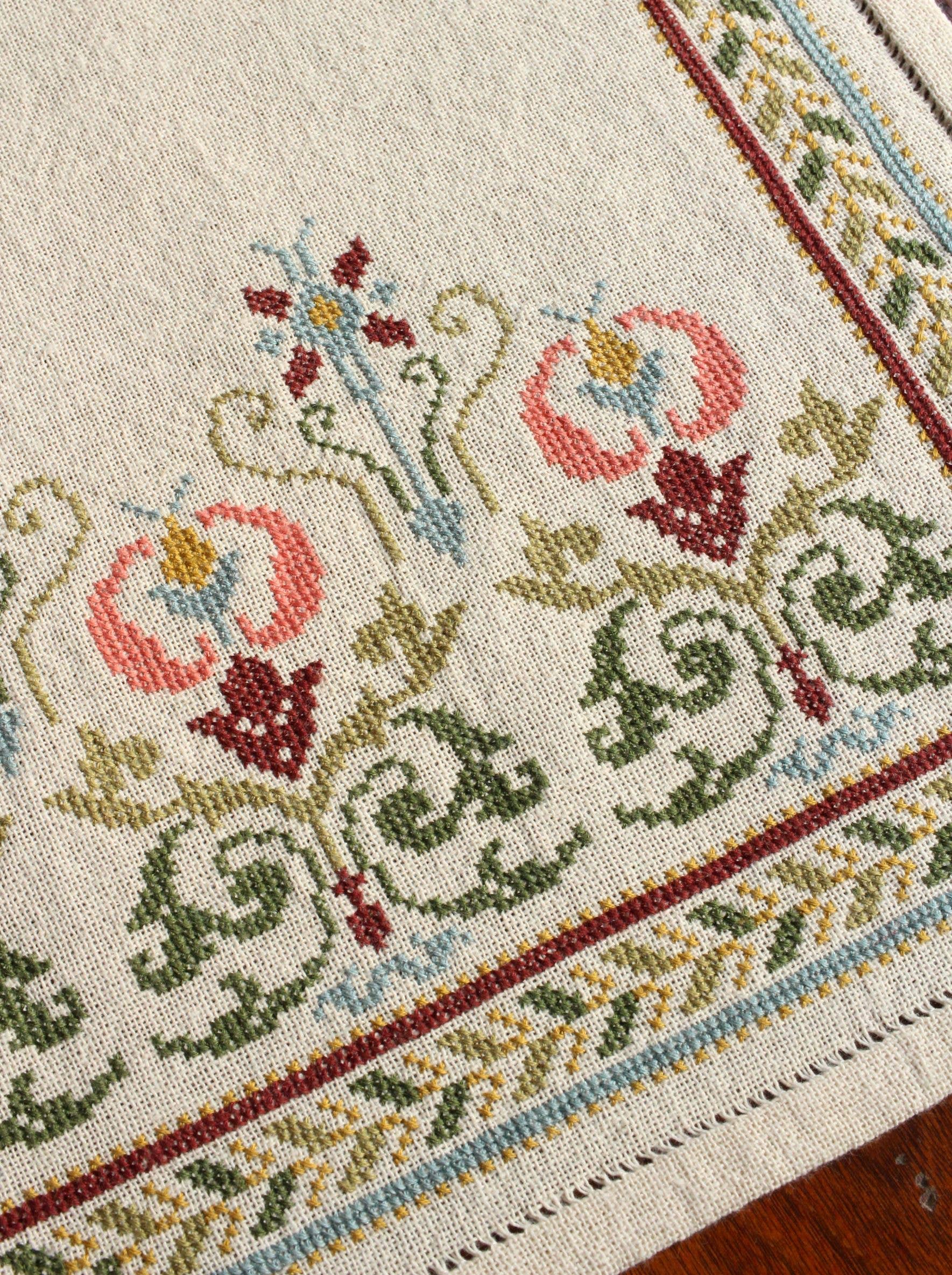 Avlea Folk Embroidery - Arcadian Peony cross stitch kit