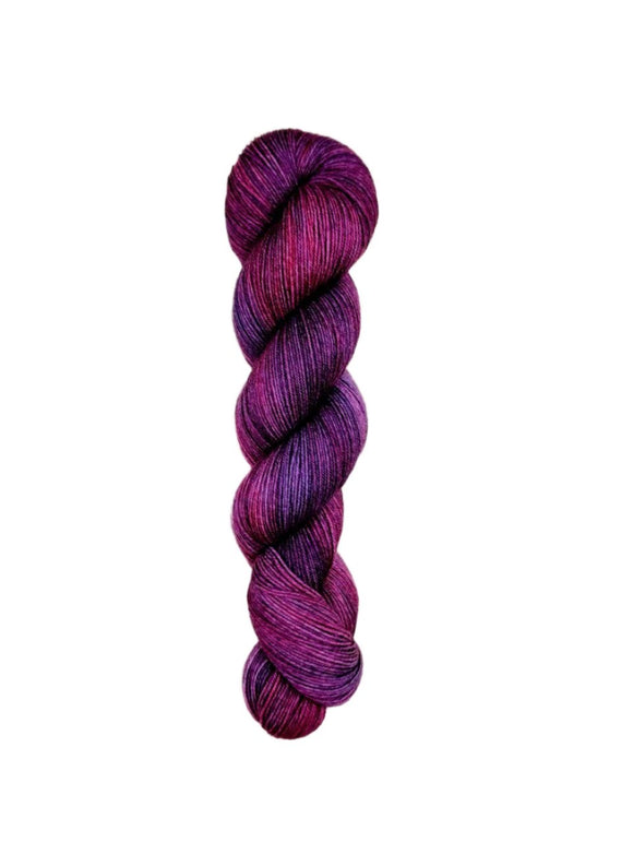 Blackbird Sycamore Fingering Mini Skein Yarn Color red purple speckles