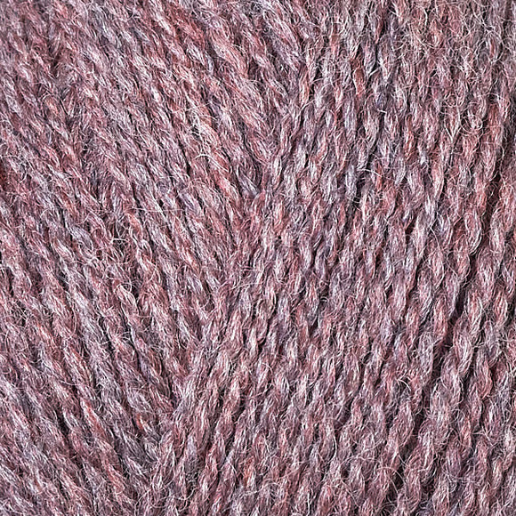 up close skein of lanas light yarn color brown grey