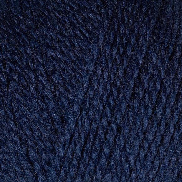 up close skein of lanas light yarn color blue