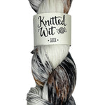 MULTICOLORED SKEIN OF YARN 