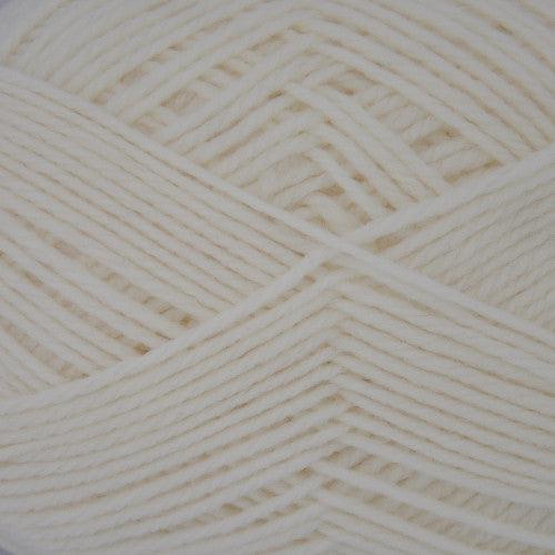 Upclose image of Nature Spun Wool Yarn in the color natural white