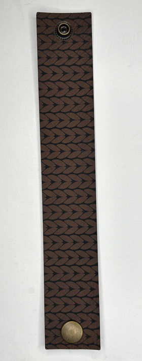 A Needle Runs Through It: Handy Cuffs