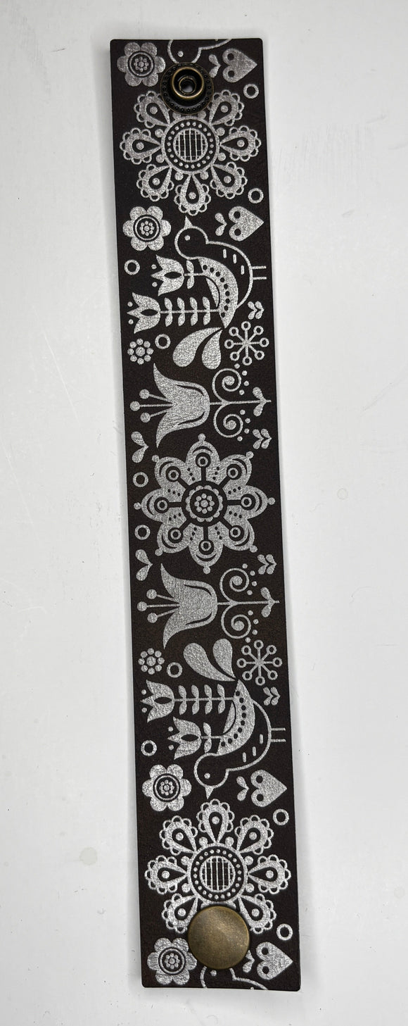 A Needle Runs Through It: Handy Cuffs