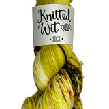 MULTICOLORED SKEIN OF YARN 