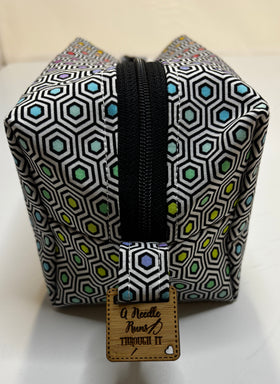 A Needle Runs Through It: Boxy Bags & Zip Double Bags