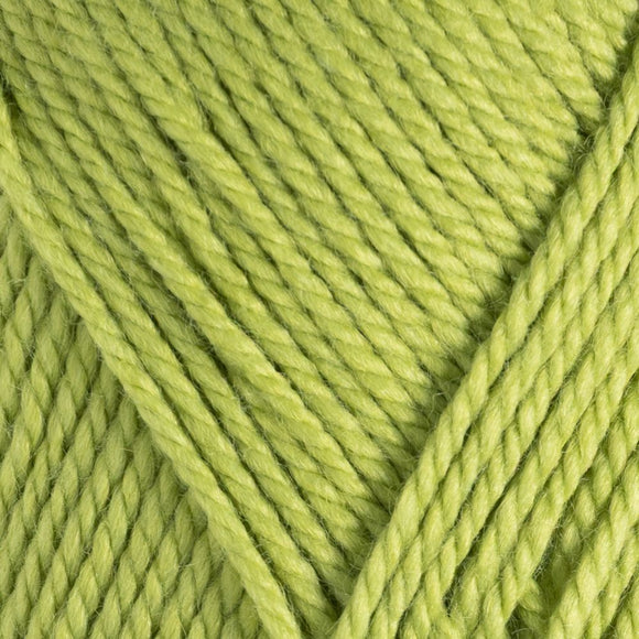 Close-up of green yarn 