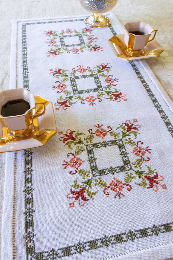 Avlea Folk Embroidery - Anthea cross stitch kit