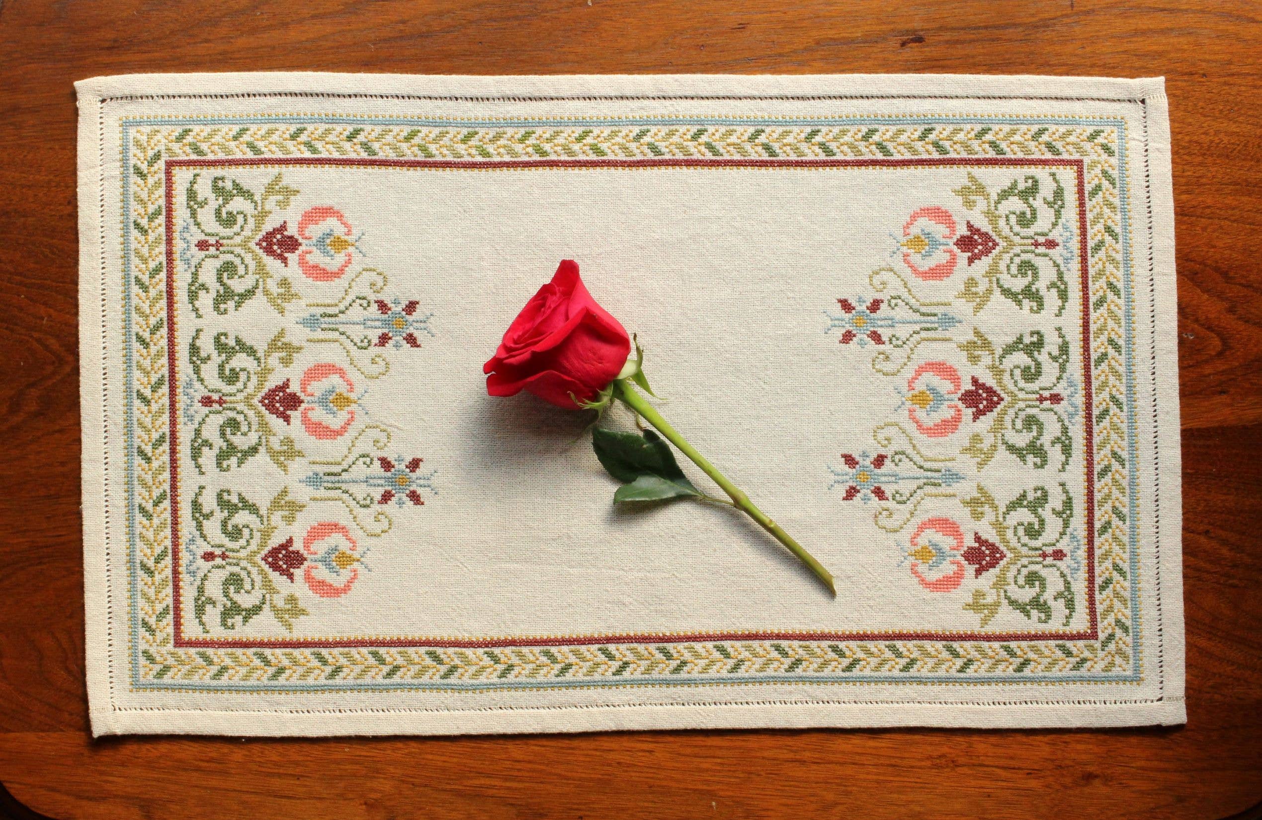 Avlea Folk Embroidery - Arcadian Peony cross stitch kit