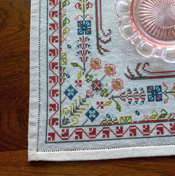 Avlea Folk Embroidery - Evangeline Border cross stitch kit