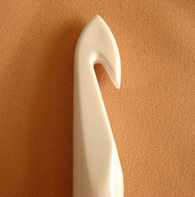 Susan Bates Plastic Crochet Hook