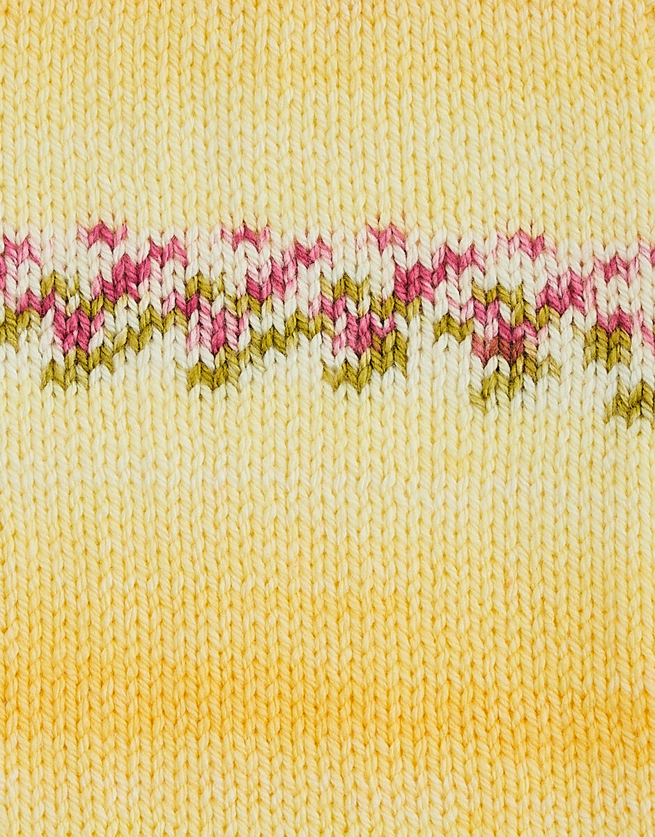 A yellow swatch of Hayfield Blossom Chunky yarn