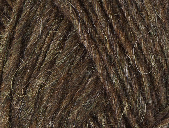 A close up photo of brown Istex Lettlopi yarn