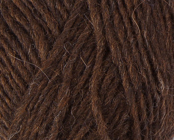 A close up photo of brown Istex Lettlopi yarn
