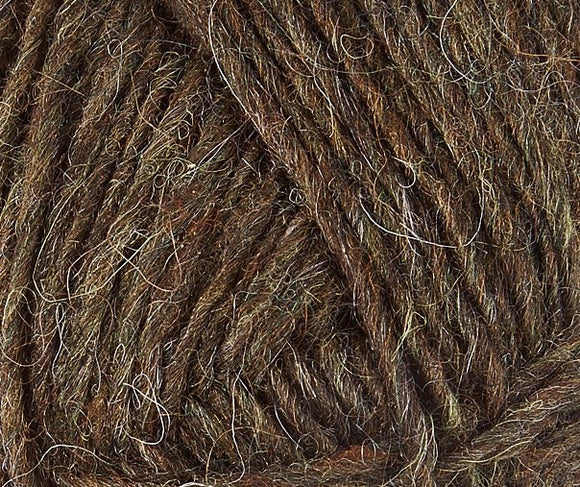 A close up photo of brown Istex Lettlopi yarn