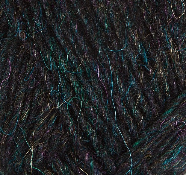 A close up photo of galaxy Istex Lettlopi yarn