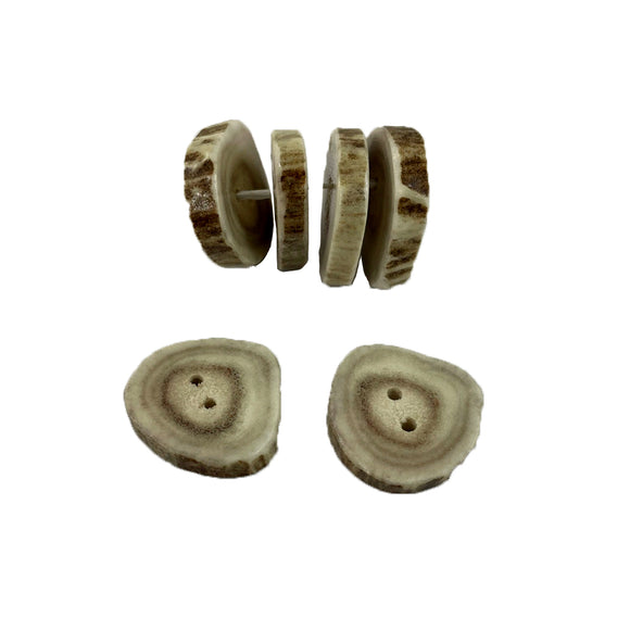 6 quarter size antler buttons