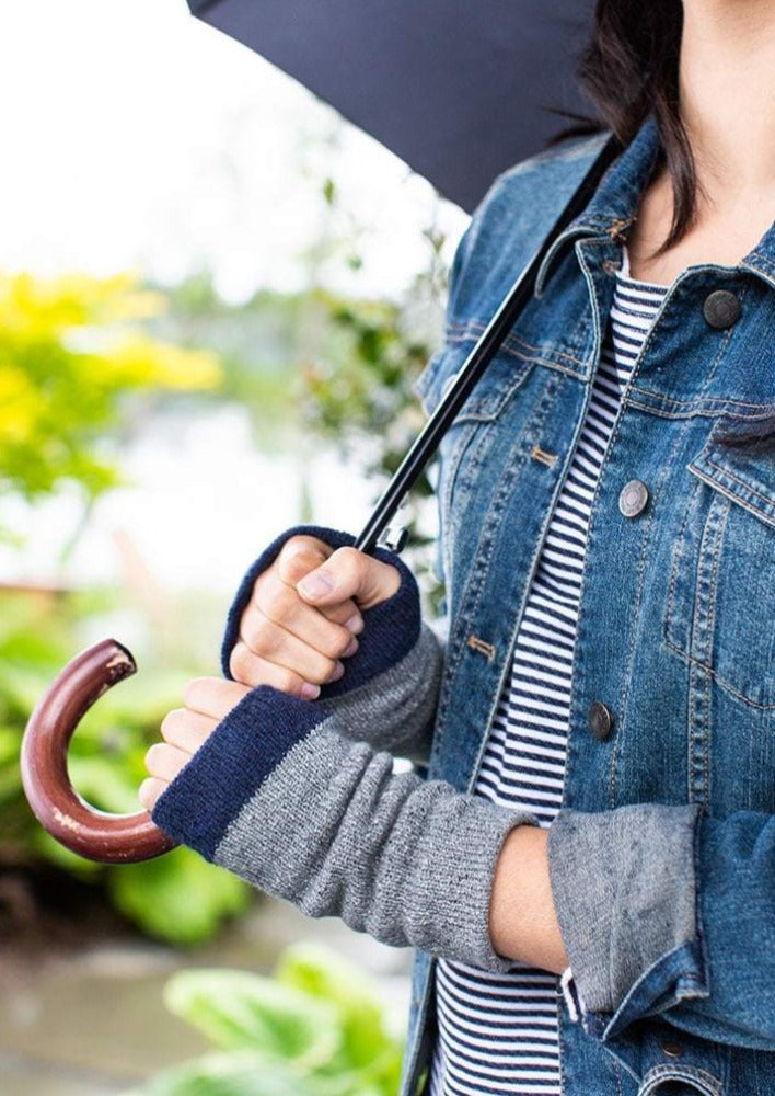 Woman wearing knitted cuffs