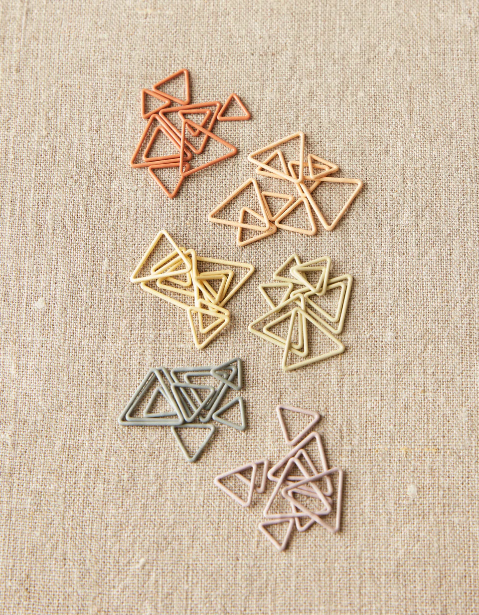 Cocoknits Triangle Stitch Markers - Earth Tones detail piles